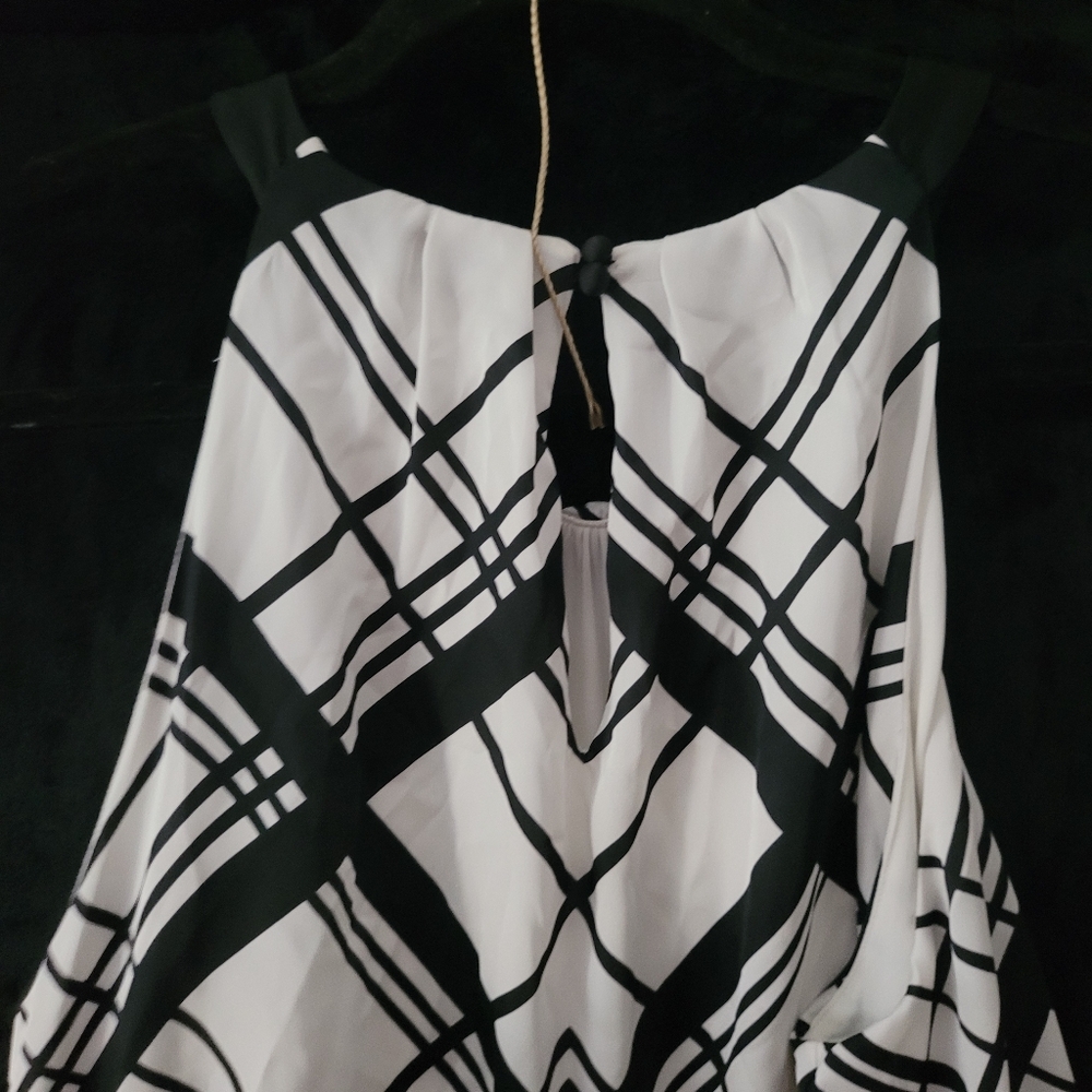 WHBM black white geometric blouse NWT - Picture 5 of 10
